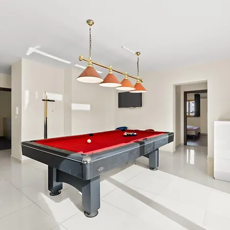 Palatium For 14 People In With Sauna & Jacuzzi Only 800 Meters From The