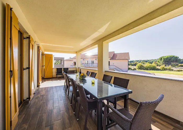 Palatium For 14 People In With Sauna & Jacuzzi Only 800 Meters From The *