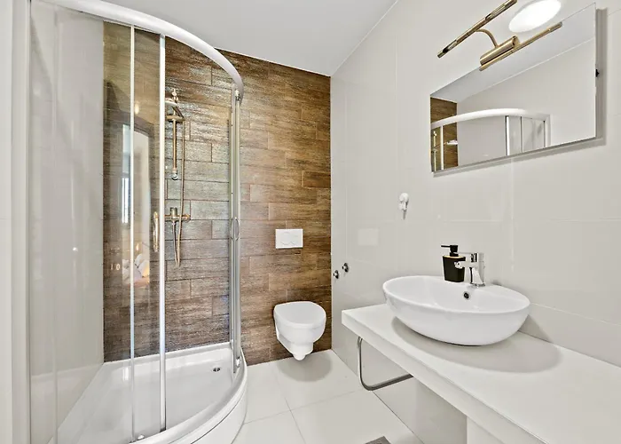 Palatium For 14 People In With Sauna & Jacuzzi Only 800 Meters From The Villa *